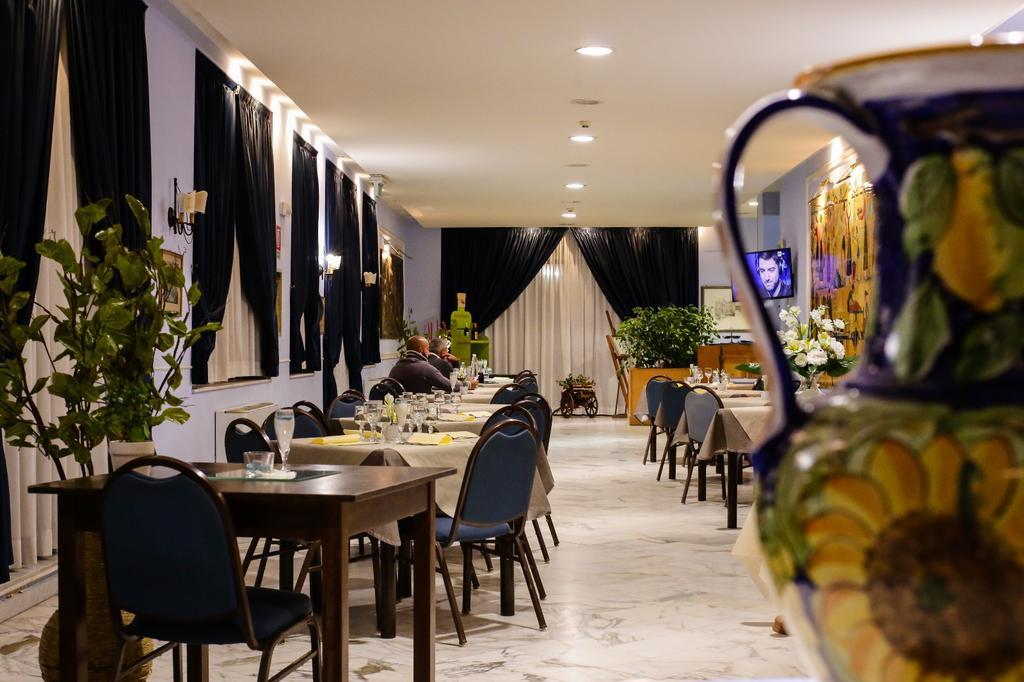 Miramare Hotel Catania Bagian luar foto
